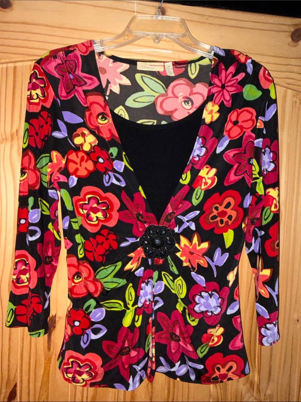 Choices Black Floral V-Neck Top with Center Brooch 3/4 length sleeves